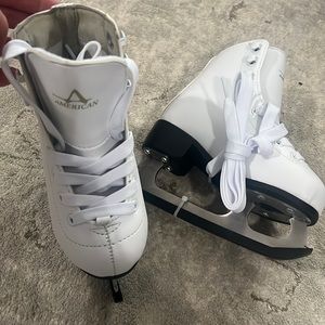 American Figure Skates Ice Skates Girls Sz 11Y